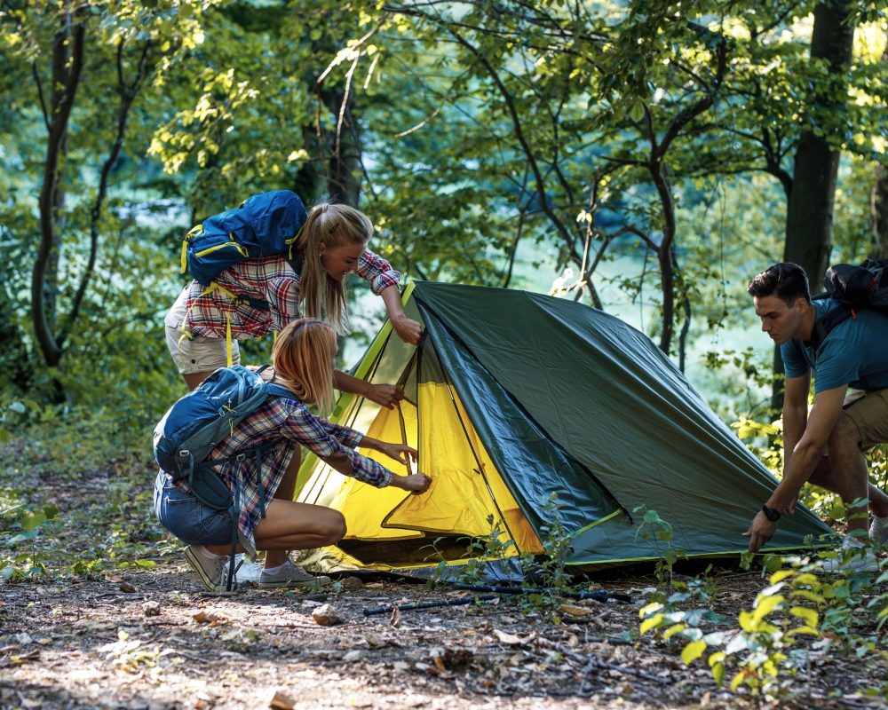 friends-hiking